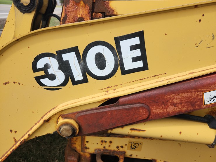 tag-#271,-1997-jd-310e-backhoe-image-3