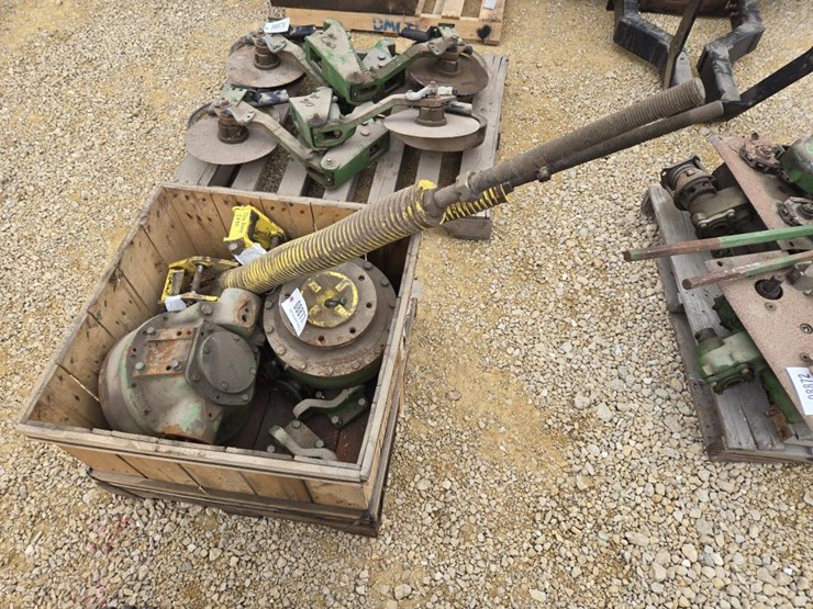 john-deere-5830-image-1