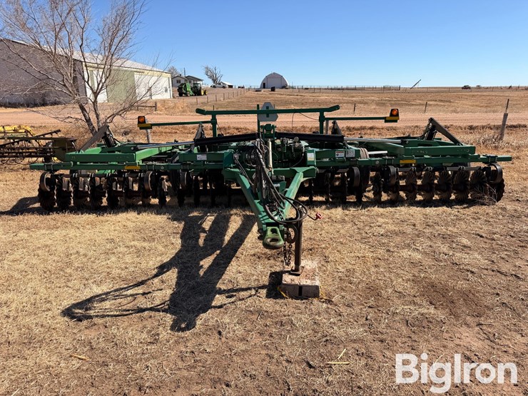 great-plains-2400tt-image-2