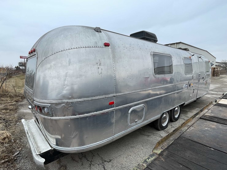 #1435-•-1978-airstream-land-yacht-31'---fully-remodeled,-road-ready-(has-wi-title)-(of)-image-117