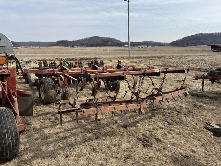 brillion-7-shank-chisel-plow-image-6