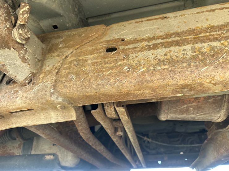 2005-gmc-3500-image-45