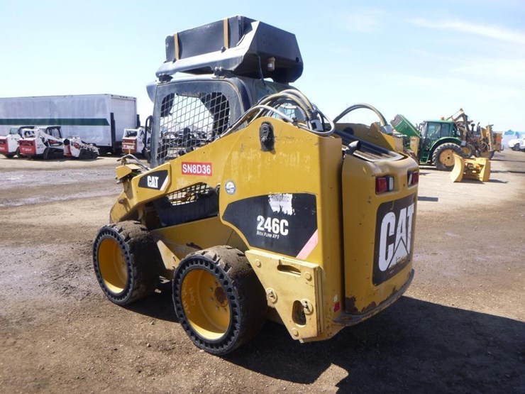 2010-caterpillar-246c-image-4