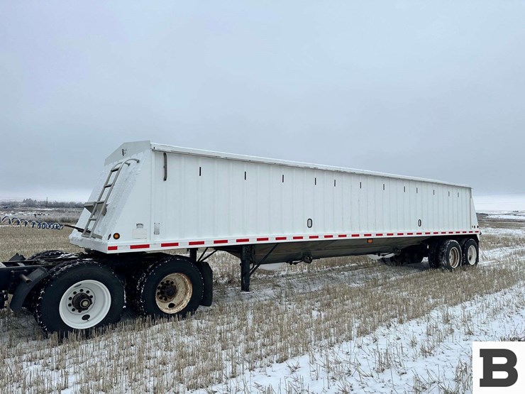 2007-neville-trailer-image-2