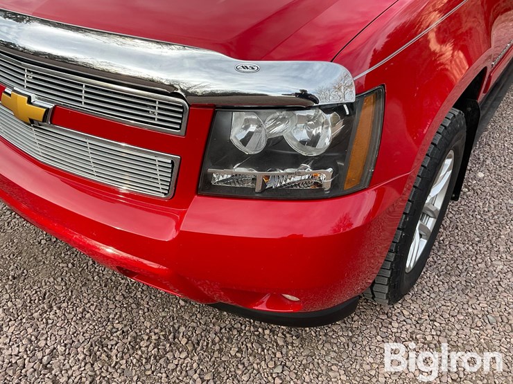 2012-chevrolet-suburban-1500-image-9