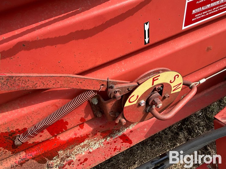 new-holland-791-image-9