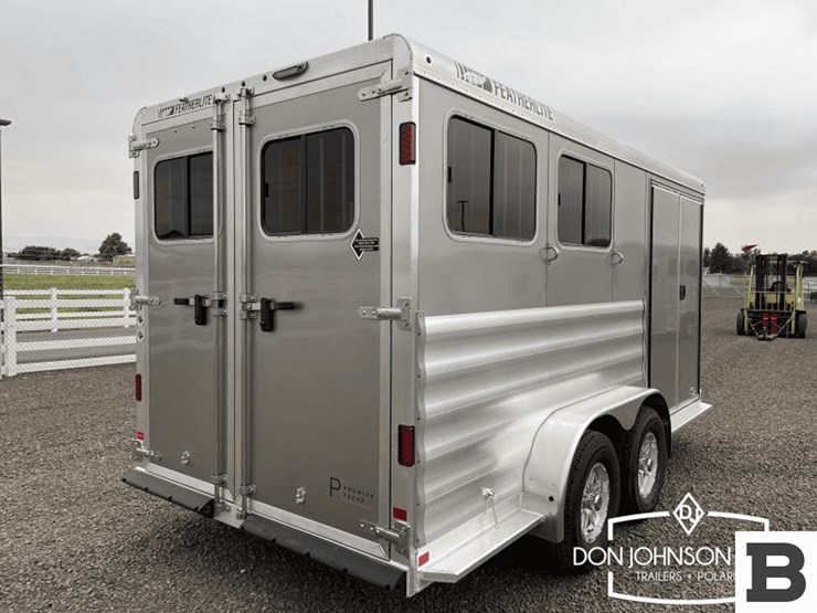 2024-featherlite-9400-72pt-2-h-horse-trailer-image-6