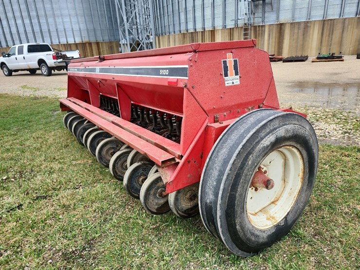 tag-#149,-ih-500-grain-drill-image-9