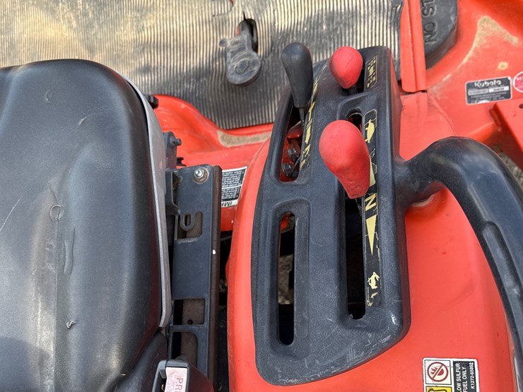 2013-kubota-bx2670-image-23