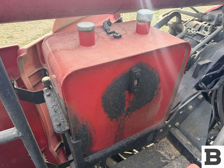 2008-case-ih-7010-image-83