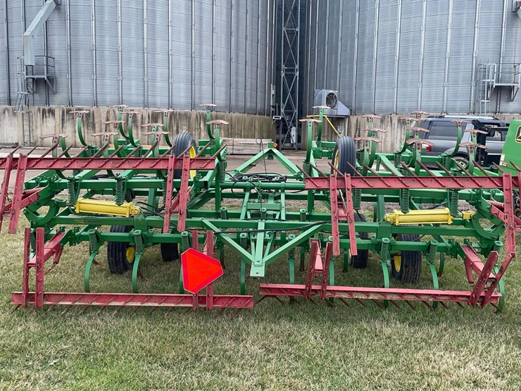 john-deere-1010-image-9