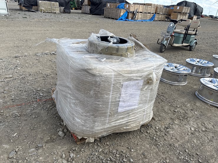 #37446-•-unused-18x15-mud-buggy-tires-inv#-37446-image-4