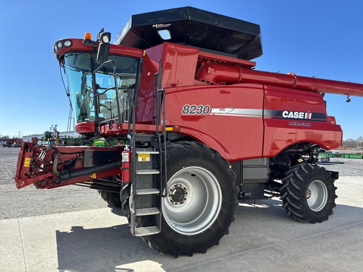 2012-case-ih-8230-image-10