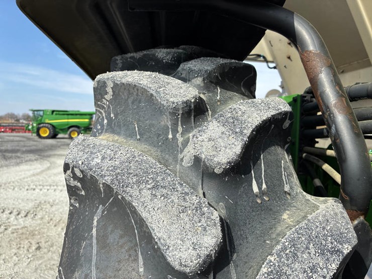 2022-john-deere-600r-image-63