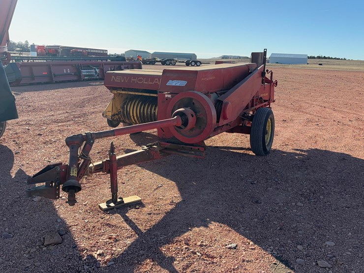 new-holland-275-image-12