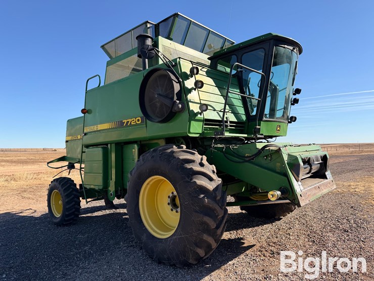 1988-john-deere-7720-titan-ii-image-3