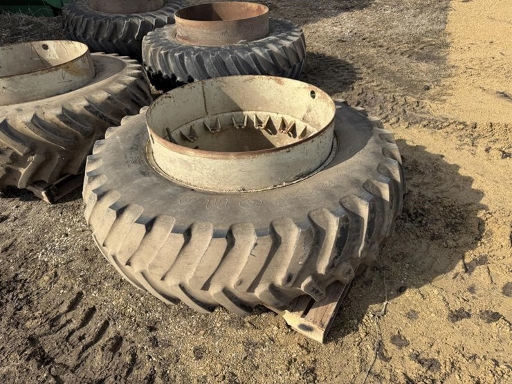 firestone-18.4-38-duals-image-2