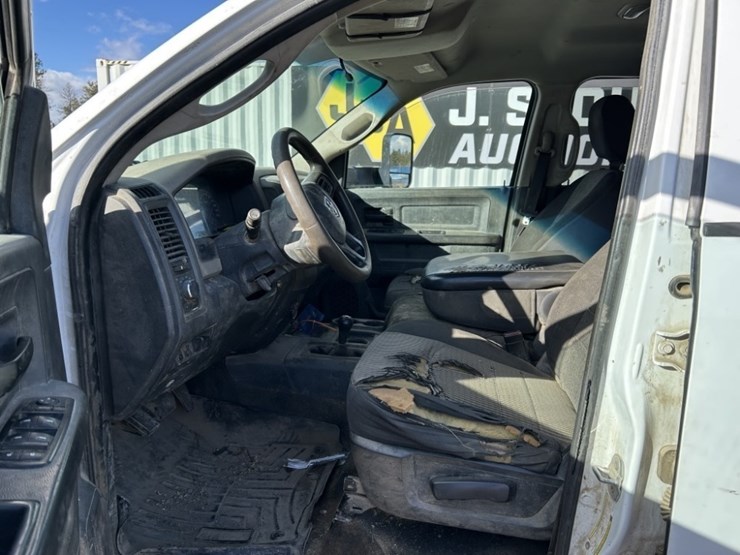 2012-dodge-ram-2500-image-12