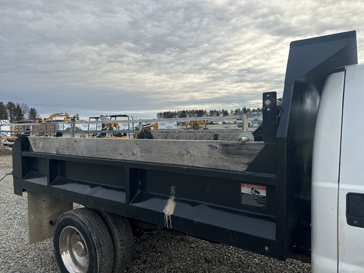 2005-ford-f550-image-19