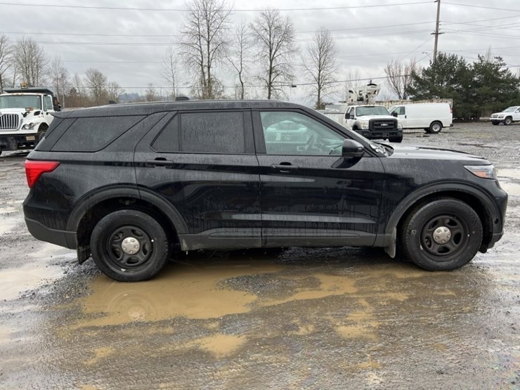 2023-ford-explorer-image-3