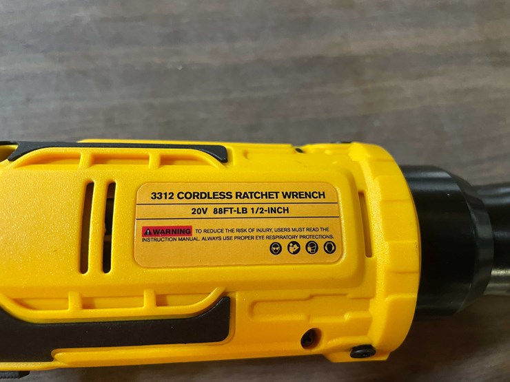 #2291-•-dewalt-style-cordless-ratchet-wrench-with-case-(pr11)-image-3