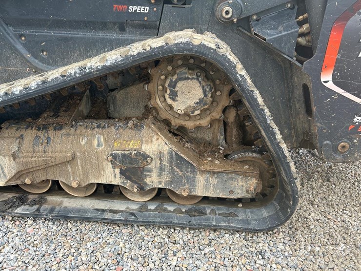 2022-bobcat-t76-image-19