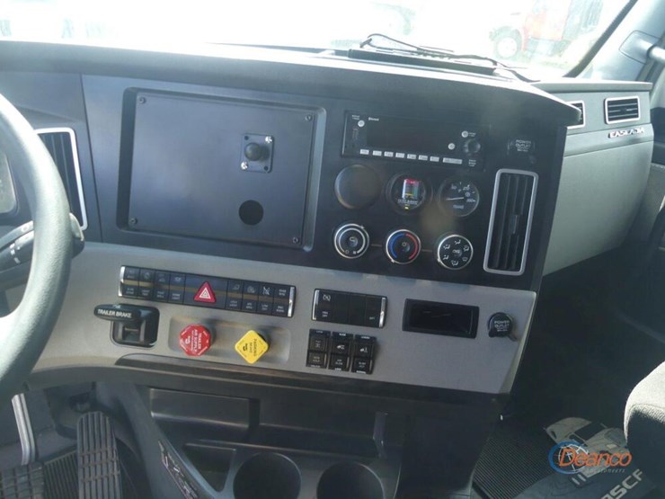 2025-freightliner-cascadia-116-image-16