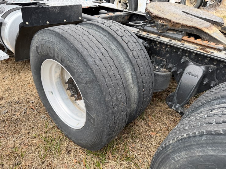 #40952-•-2016-freightliner-t/a-daycab-truck-tractor-3akjged50gshn2261-image-7