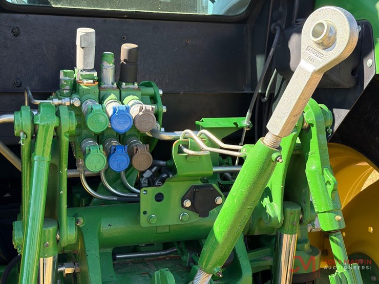 john-deere-6120e-image-13