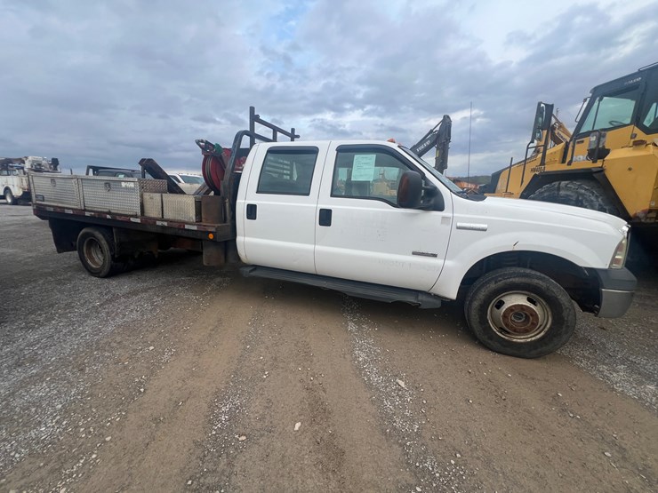 ford-f350-xlt-image-3