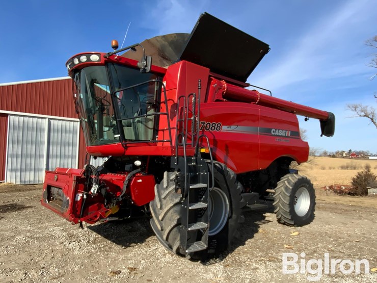 2010-case-ih-7088-image-1