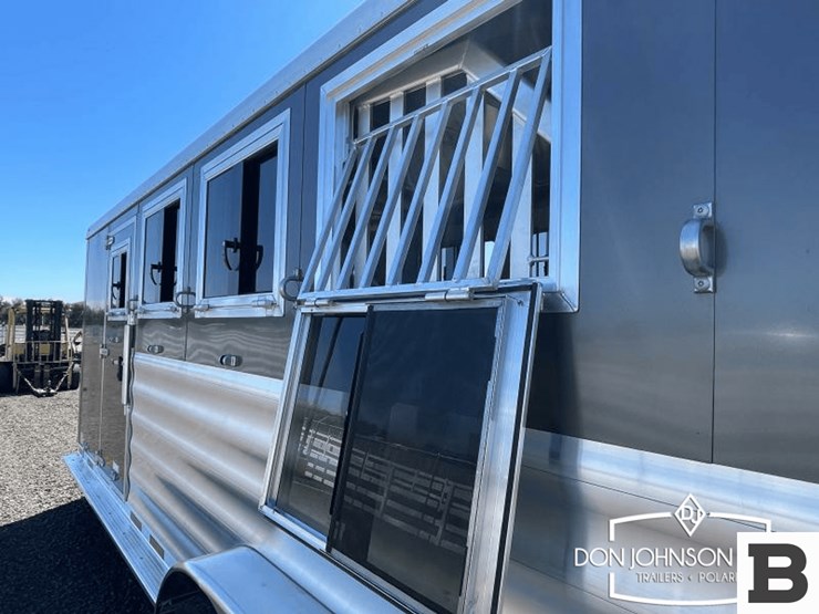 2024-featherlite-9400-74pt-4-h-horse-trailer-image-7