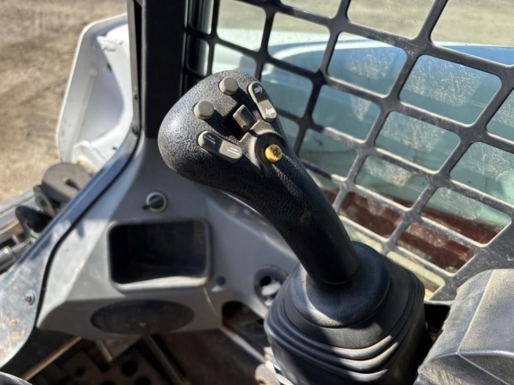 2018-bobcat-s550-image-24