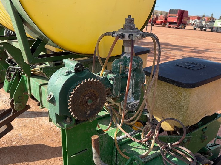 john-deere-7200-image-10