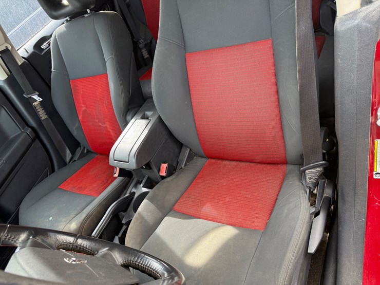 2008-dodge-caliber-image-28