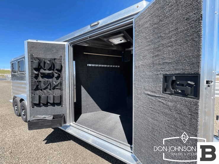 2024-featherlite-9400-74pt-4-h-horse-trailer-image-21