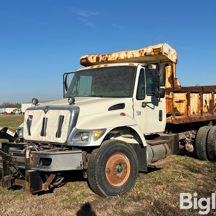 2006 INTERNATIONAL 7300