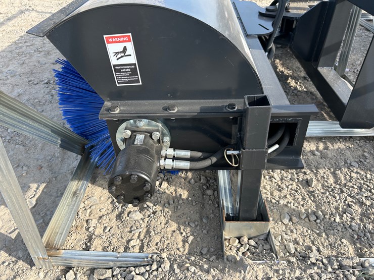 #2024-•-unused-jct-84"-angle-broom-inv#-40725-image-5