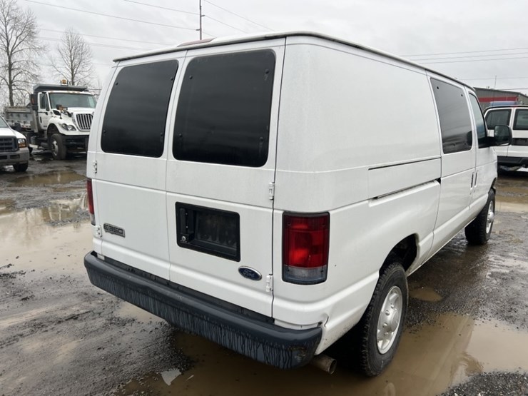 2008-ford-e350-image-4
