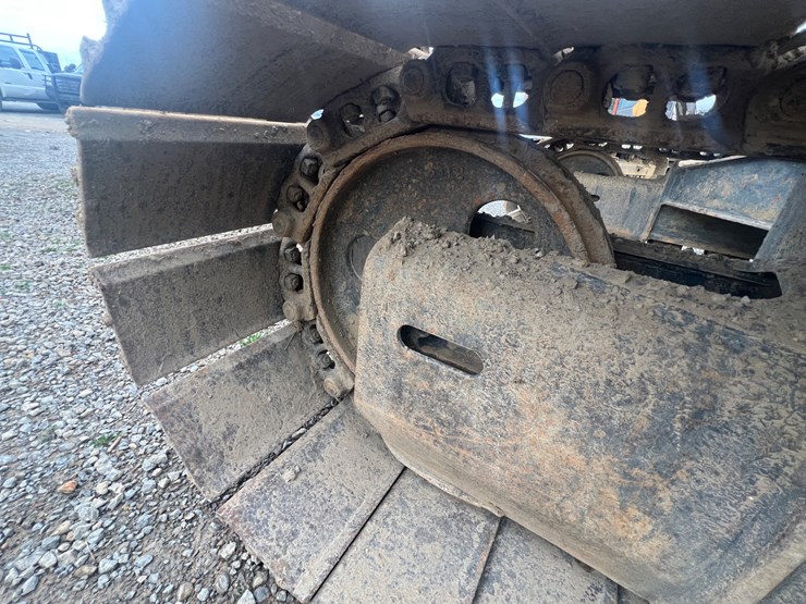 2011-komatsu-pc130-8-image-10