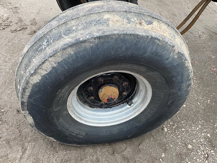 tag-#56,-1979-case-2290-tractor-image-5