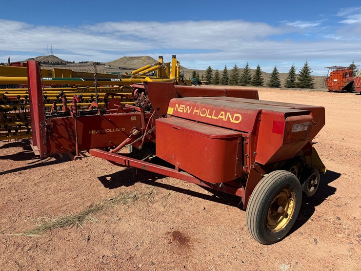 new-holland-275-image-4