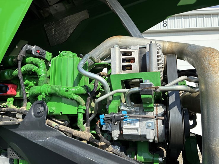 2023-john-deere-8rx-370-image-68