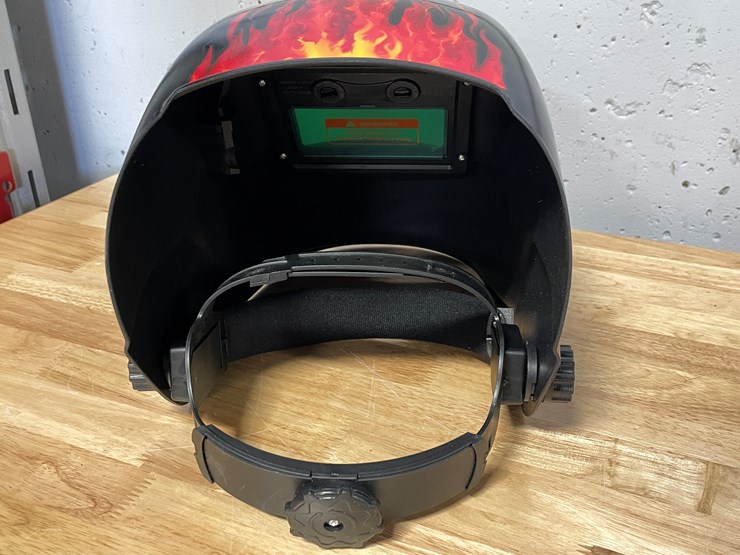 #2332-•-new-welding-helmet-(cw)-image-5