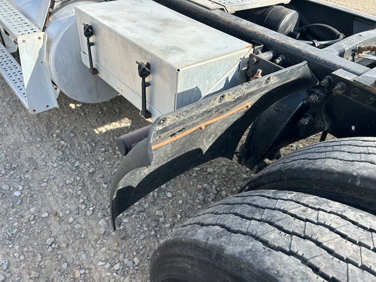 #39248-•-2000-freightliner-fd1-t/a-single-cab-truck-tractor-1fuy3mcb2ylb03327-image-29