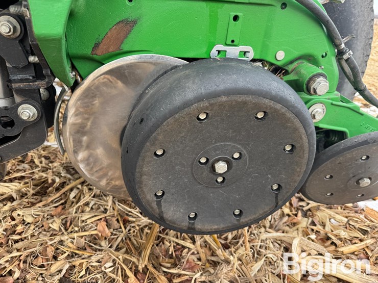 2015-john-deere-1775-image-15