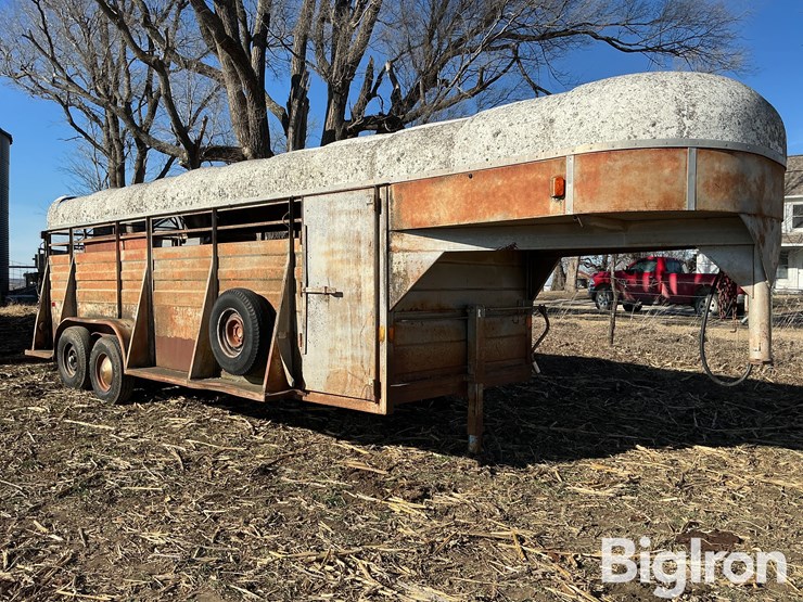 1980-flying-f-t/a-livestock-trailer-image-3