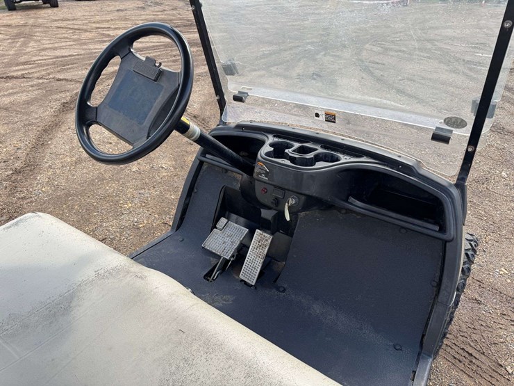 2012-yamaha-ydrax2-gas-powered-4-seat-golf-cart-image-14