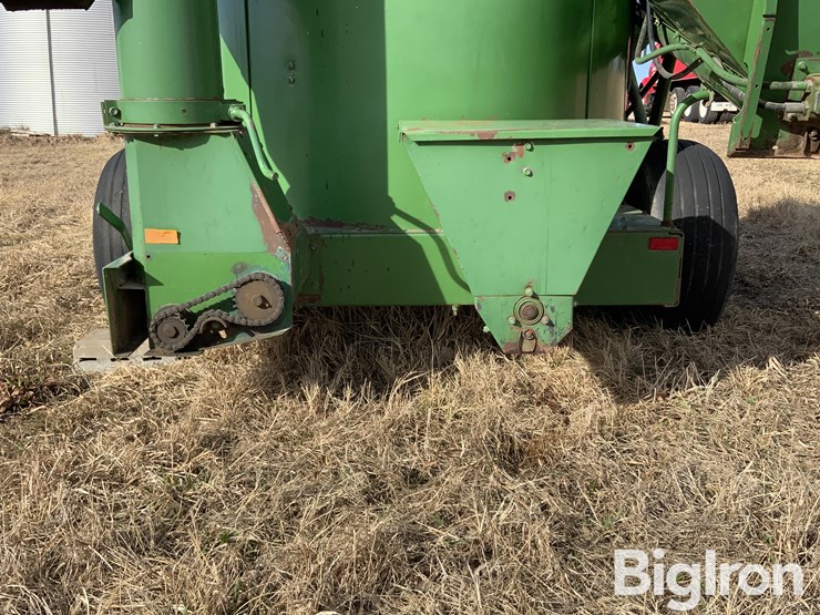 john-deere-700-image-18