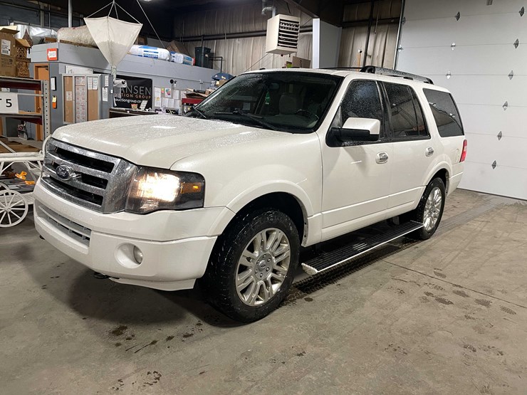 2014-ford-expedition-limited-image-1